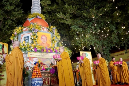 Lễ thắp nến tri ân và khai mạc triển lãm về Đức Đệ Nhất Pháp Chủ GHPGVN